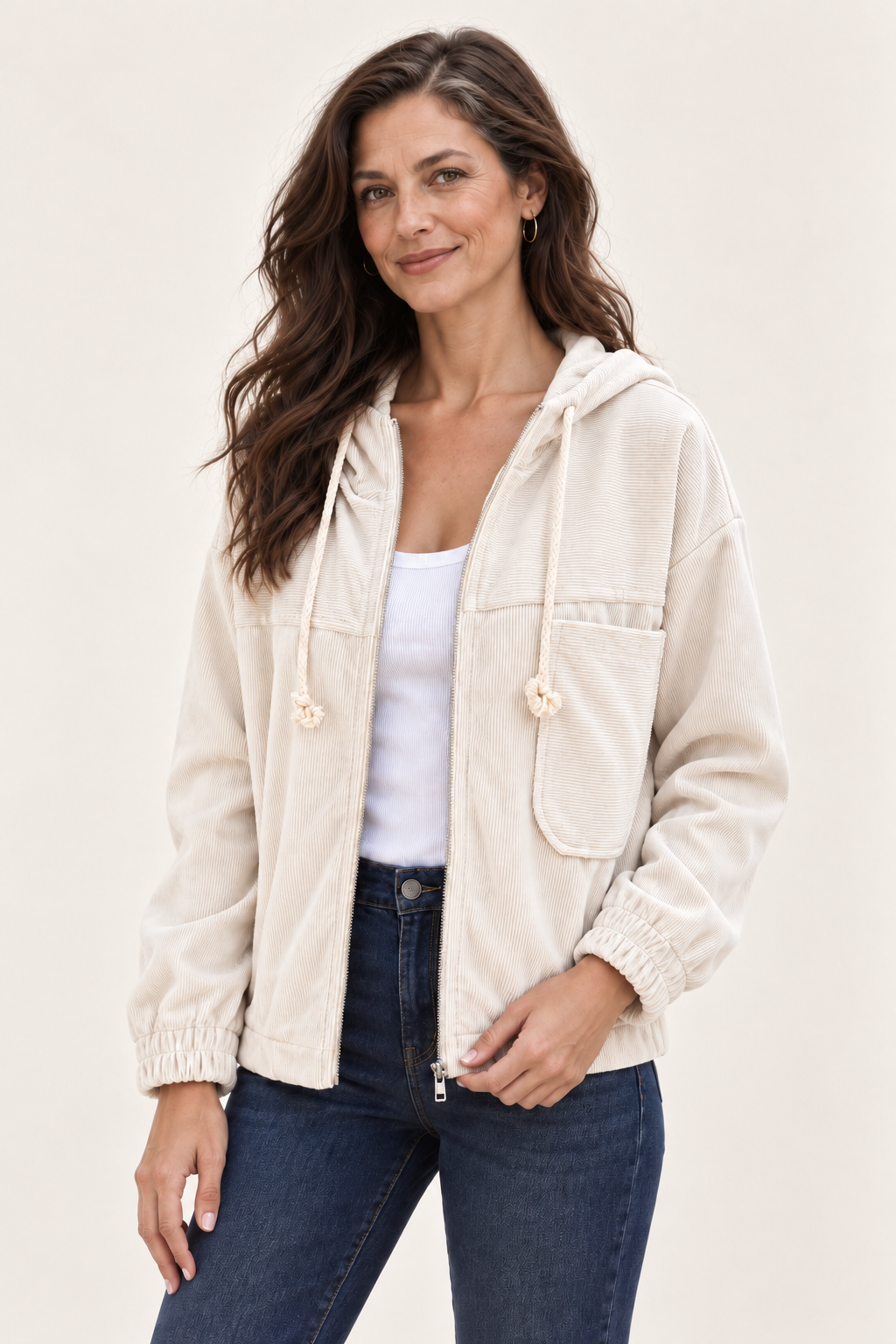 Ella | Kapuzenjacke mit Reißverschluss – am Valtor-Modell