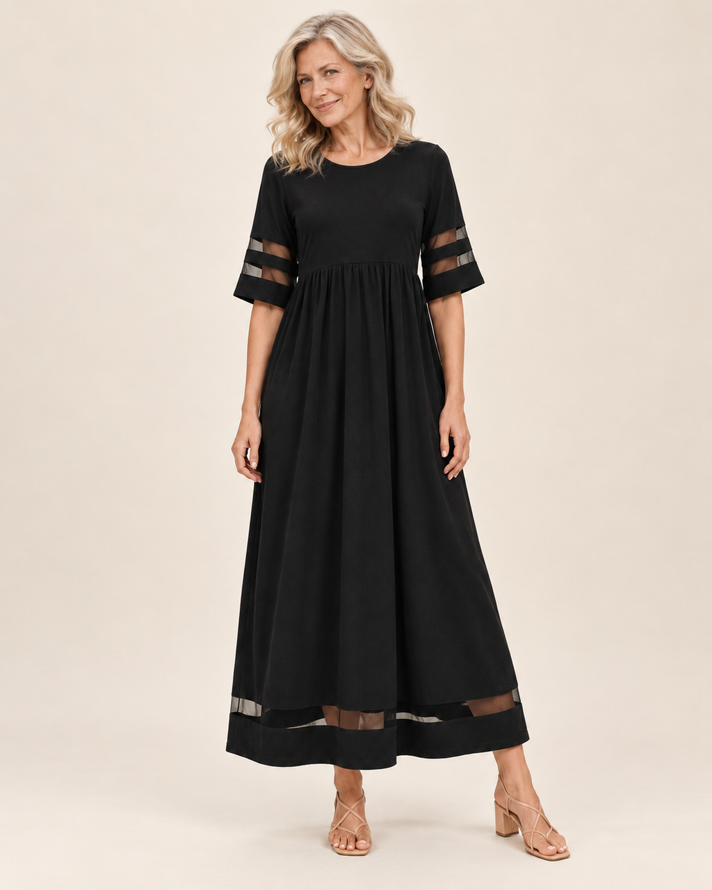 Karla | Kleid mit Rundhalsausschnitt und Netzeinsätzen – am Valtor-Modell