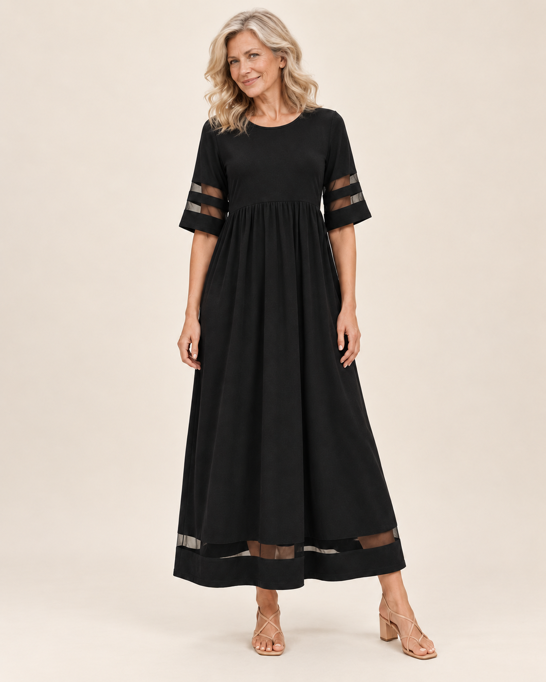 Karla | Kleid mit Rundhalsausschnitt und Netzeinsätzen – am Valtor-Modell