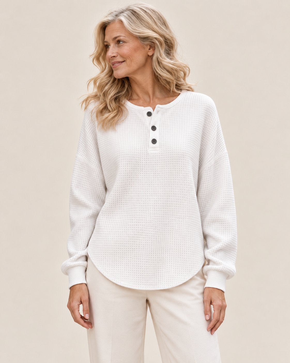 Anne | Langarmshirt mit Knopfleiste – Produktansicht