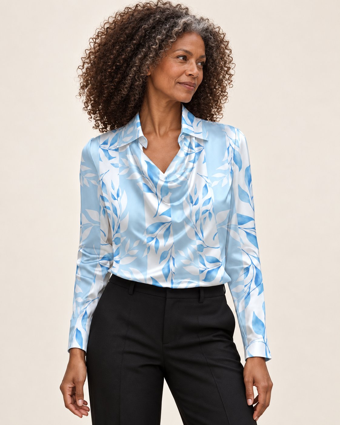 Katrin | Bluse mit drapiertem V-Ausschnitt – Produktansicht