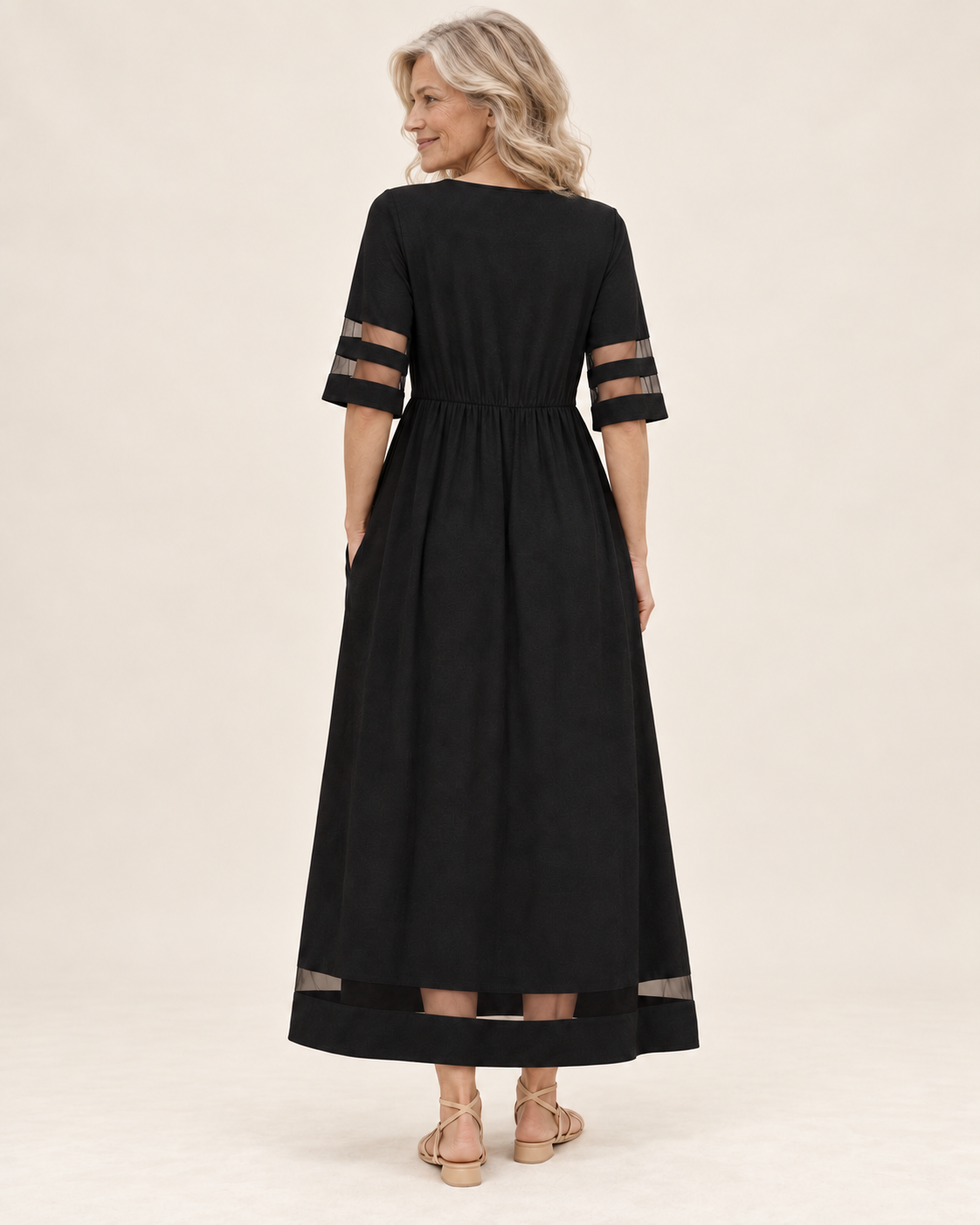 Karla | Kleid mit Rundhalsausschnitt und Netzeinsätzen – Valtor Modell F65