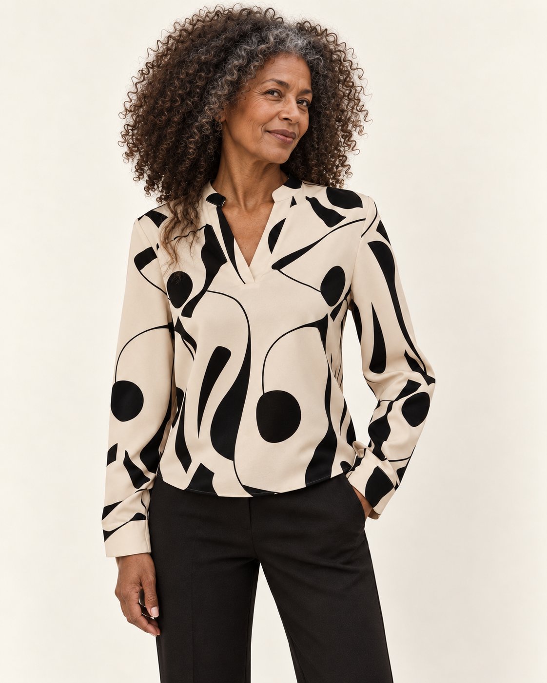 Margriet | Bluse mit Stehkragen – am Valtor-Modell