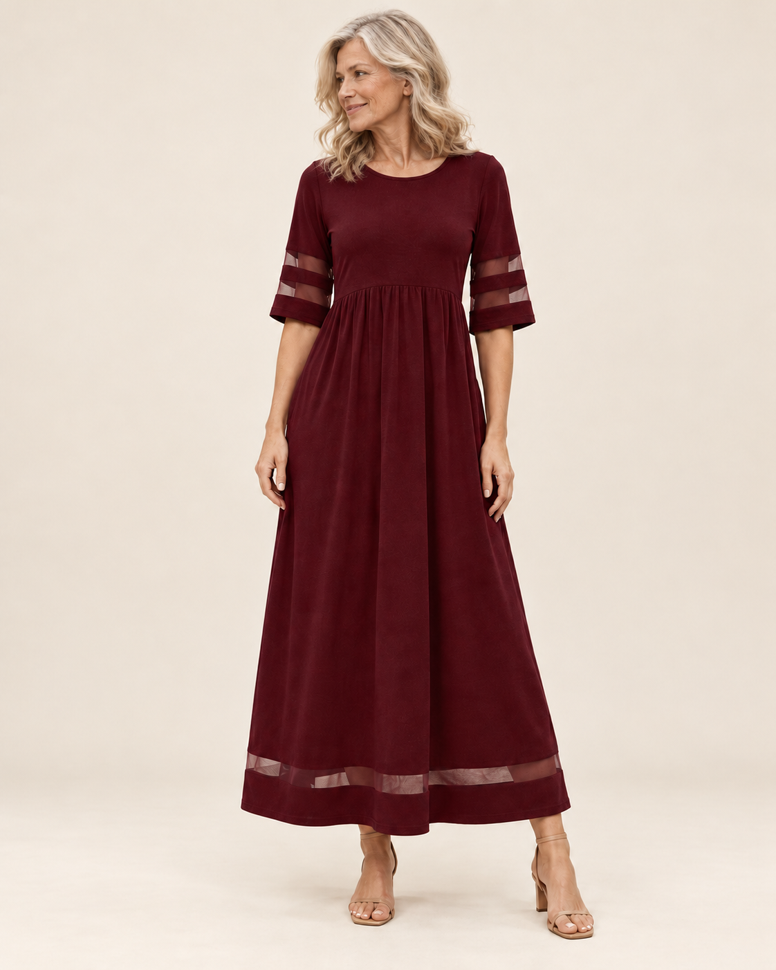 Karla | Kleid mit Rundhalsausschnitt und Netzeinsätzen – Valtor Modell F65