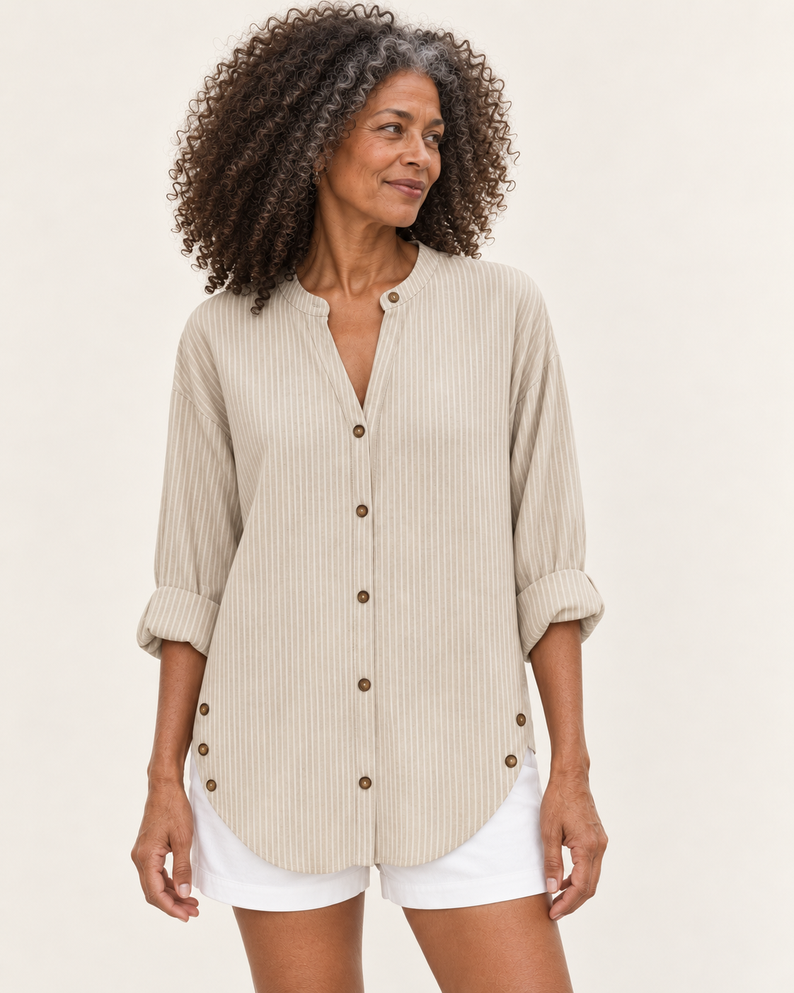 Lydia | Gestreifte Bluse am Valtor-Modell