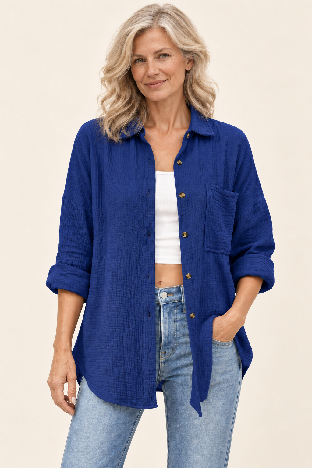 Annemarie | Weite Bluse mit Brusttasche – am Valtor-Modell
