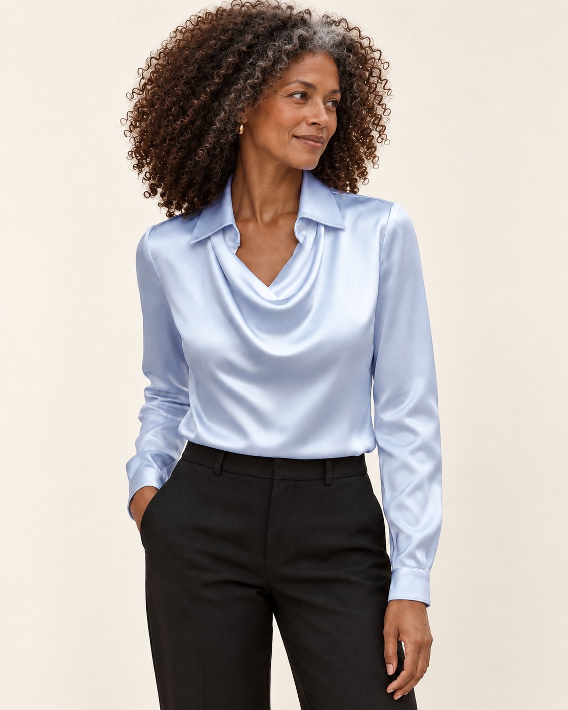 Katrin | Bluse mit drapiertem V-Ausschnitt – Produktansicht