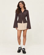 Emma | Bluse mit Knopfleiste im Retro-Stil – am Valtor-Modell