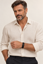 Valtor Herren | Konrad – schwarzes Armband mit Musikmotiv am Model