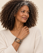 Valtor Damen | Maren | Mehrreihiges Wickelarmband am Model