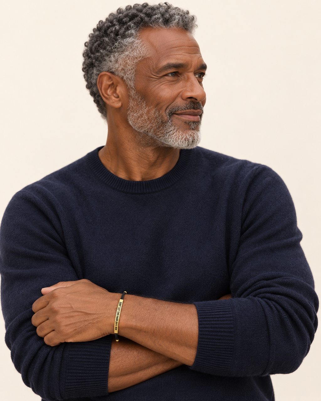 Valtor Herren | Robin | Verstellbares Armband mit Botschaft am Model