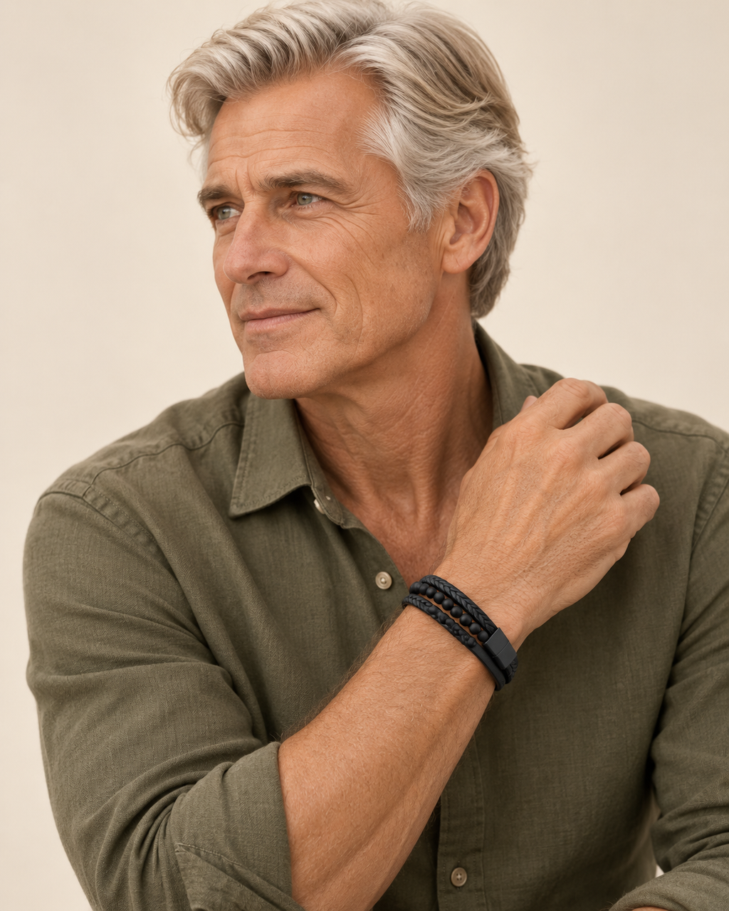 Valtor Herren | Ulf | Mehrreihiges Armband mit Perlen am Model