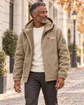 Varel Kapuzenjacke in Khaki – Vorderansicht am Model